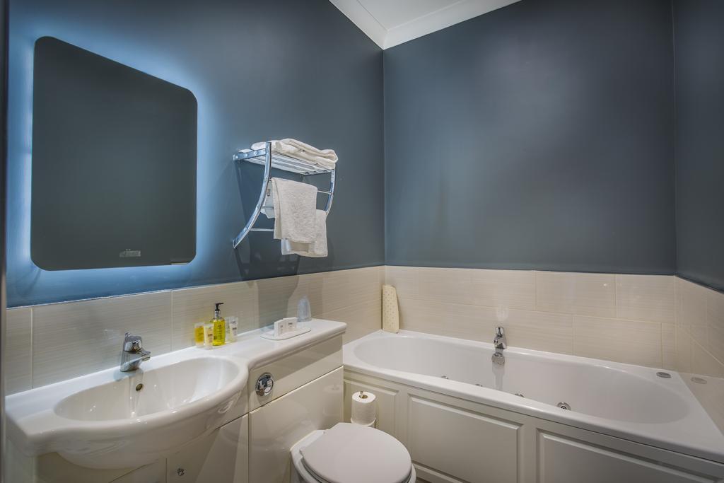 The Golden Lion Hotel, St Ives, Cambridgeshire Экстерьер фото