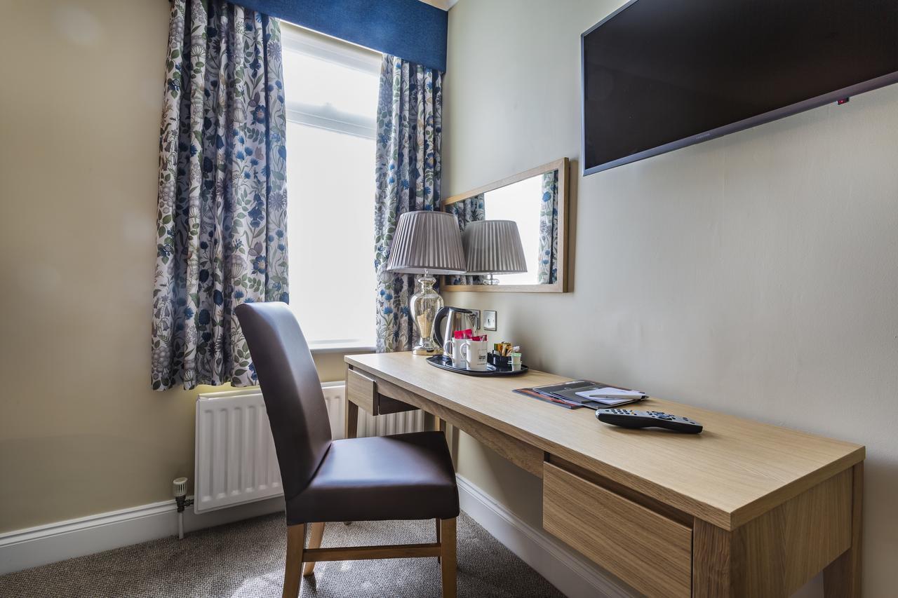 The Golden Lion Hotel, St Ives, Cambridgeshire Экстерьер фото