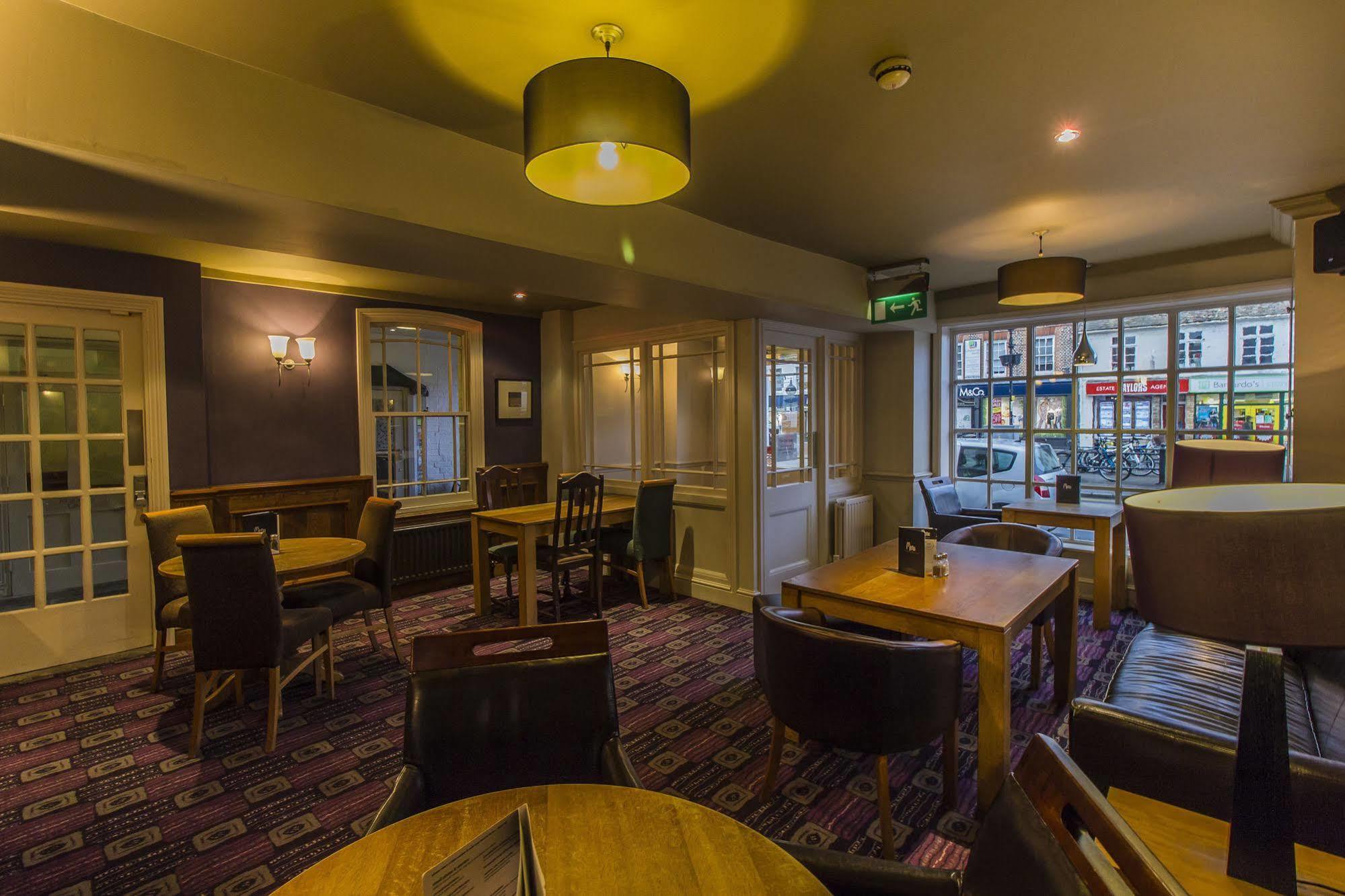 The Golden Lion Hotel, St Ives, Cambridgeshire Экстерьер фото