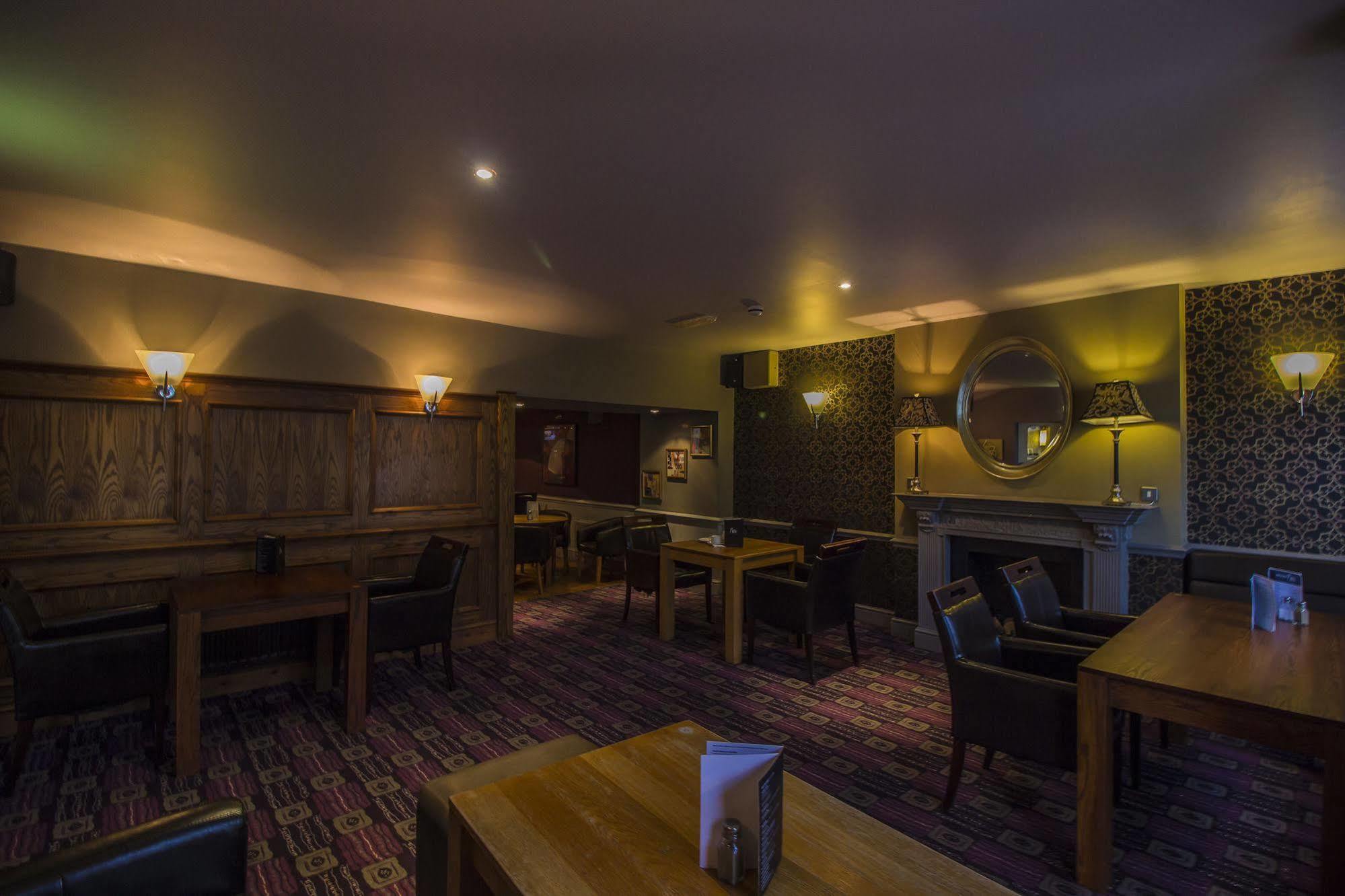 The Golden Lion Hotel, St Ives, Cambridgeshire Экстерьер фото